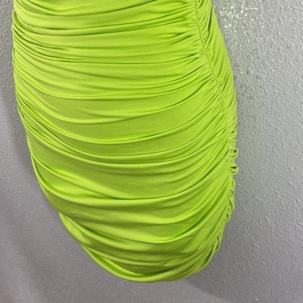 NWT Superdown Sierra Ruched Mini Dress in Neon Green XS ZZ8 - Picture 7 of 11